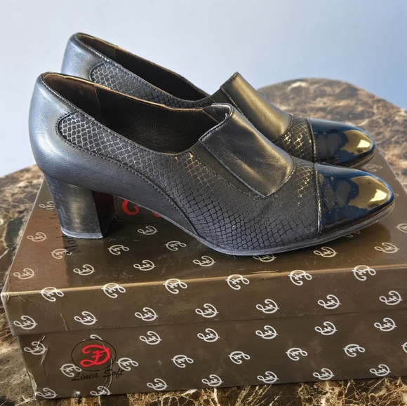 Black shoe - Picture 2 of 3